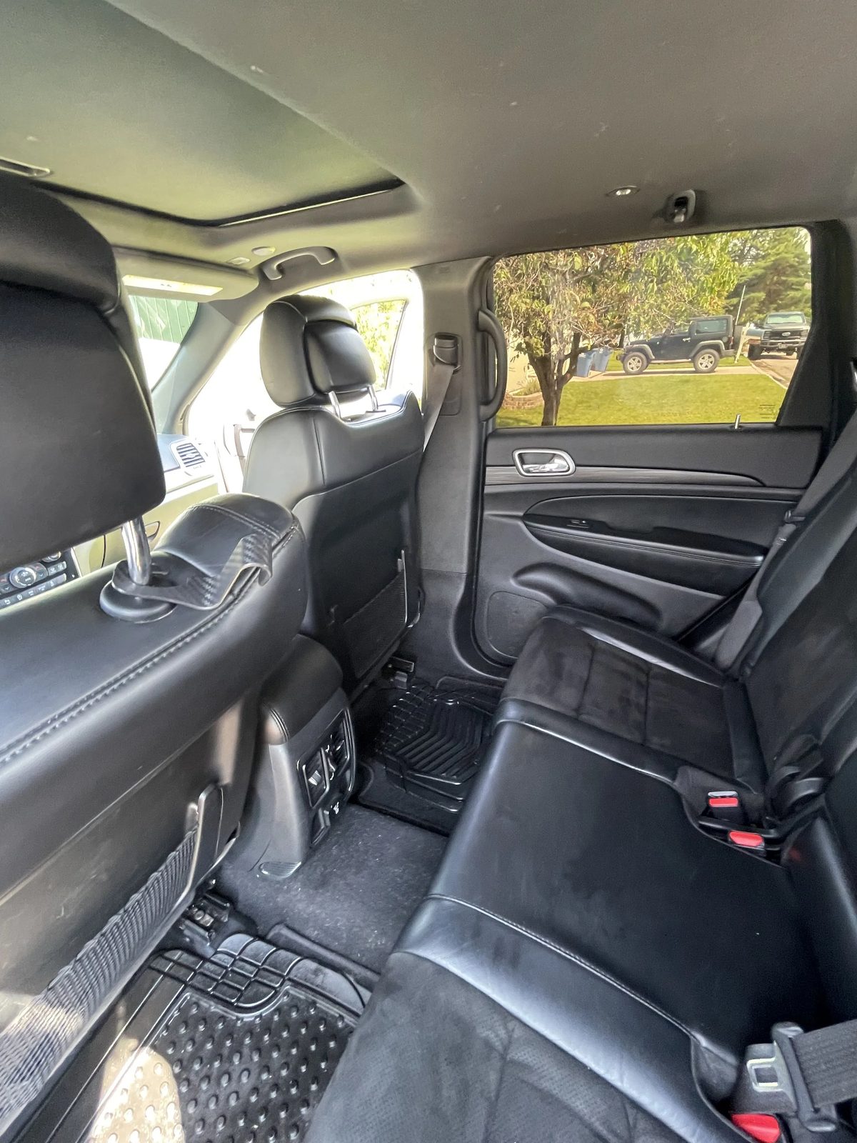 Detailed Jeep Grand Cherokee interior by Herd Detailing