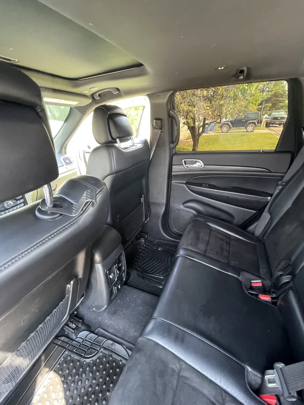 Detailed Jeep Grand Cherokee interior by Herd Detailing