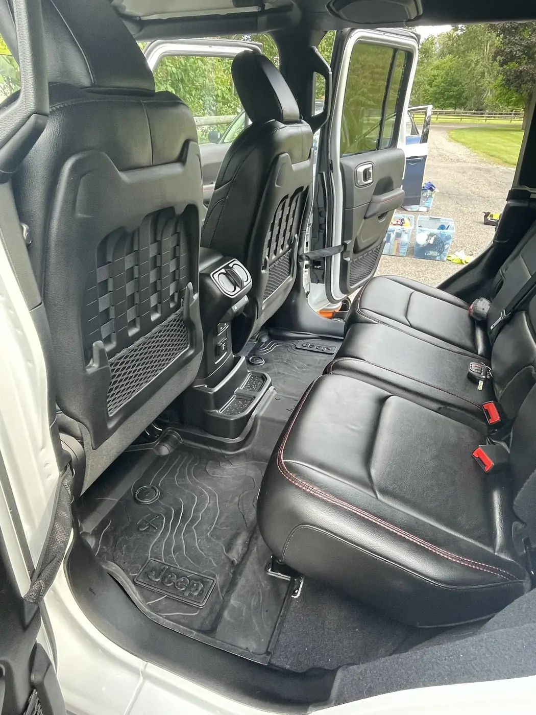 Detailed Jeep Wrangler rear interior