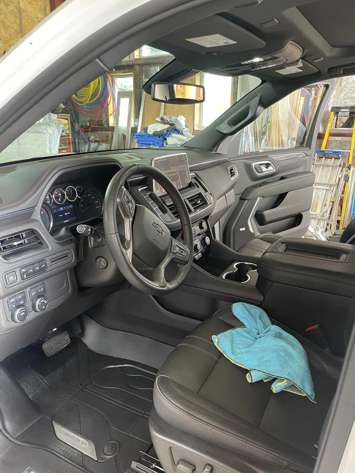 Detailed Chevy Tahoe front interior