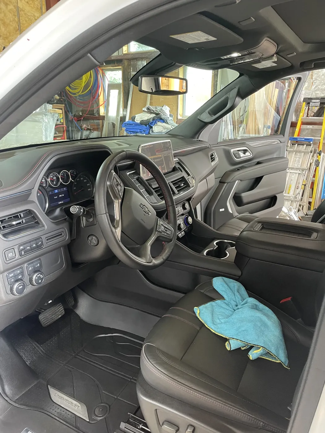 Detailed Chevy Tahoe front interior